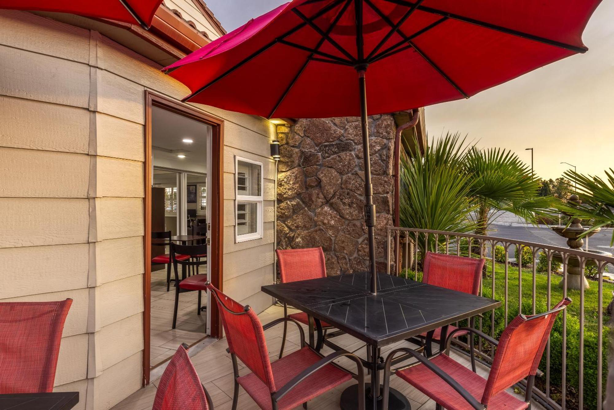 Ramada By Wyndham Medford Airport North Motel Ngoại thất bức ảnh