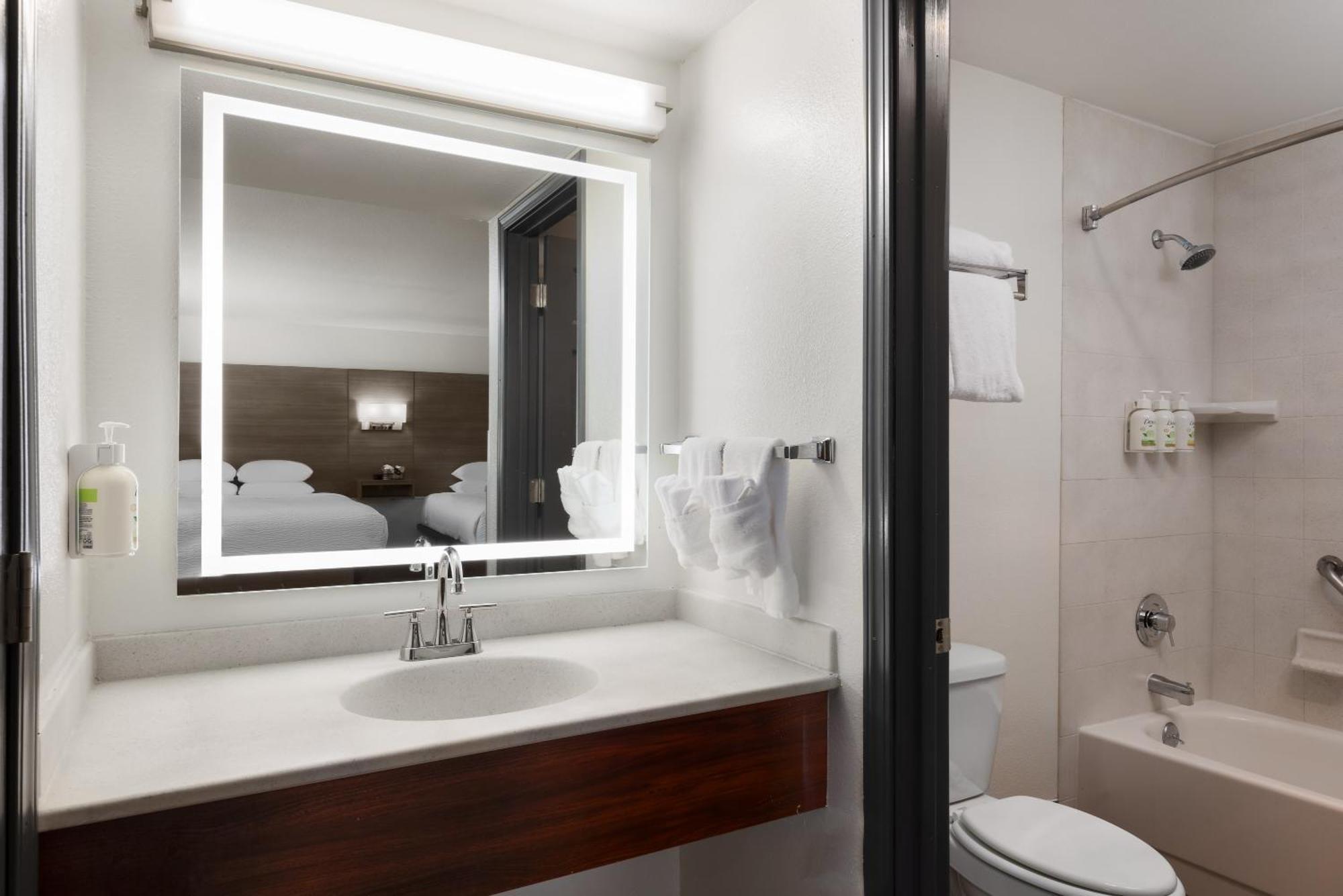 Ramada By Wyndham Medford Airport North Motel Ngoại thất bức ảnh