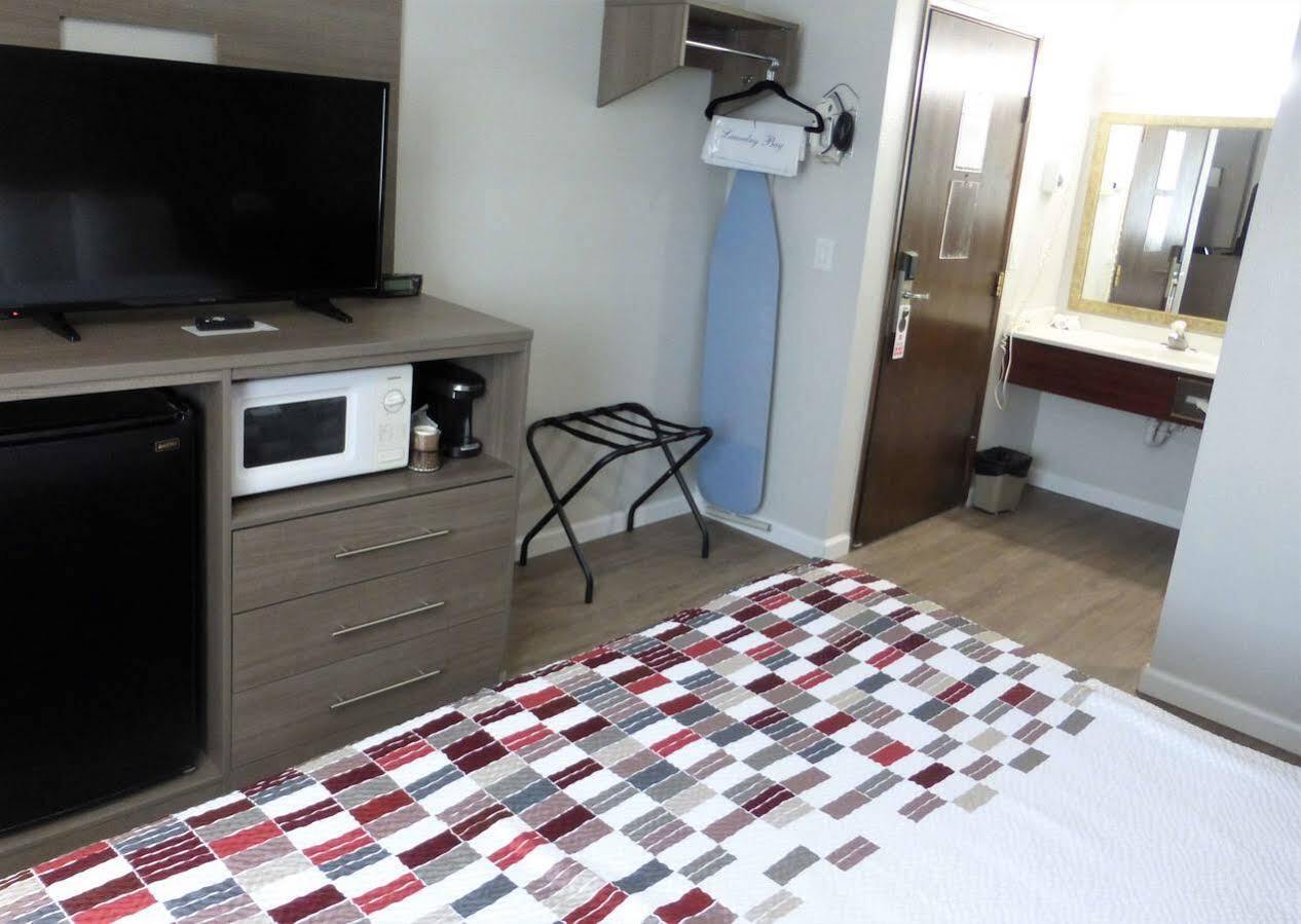 Ramada By Wyndham Medford Airport North Motel Ngoại thất bức ảnh